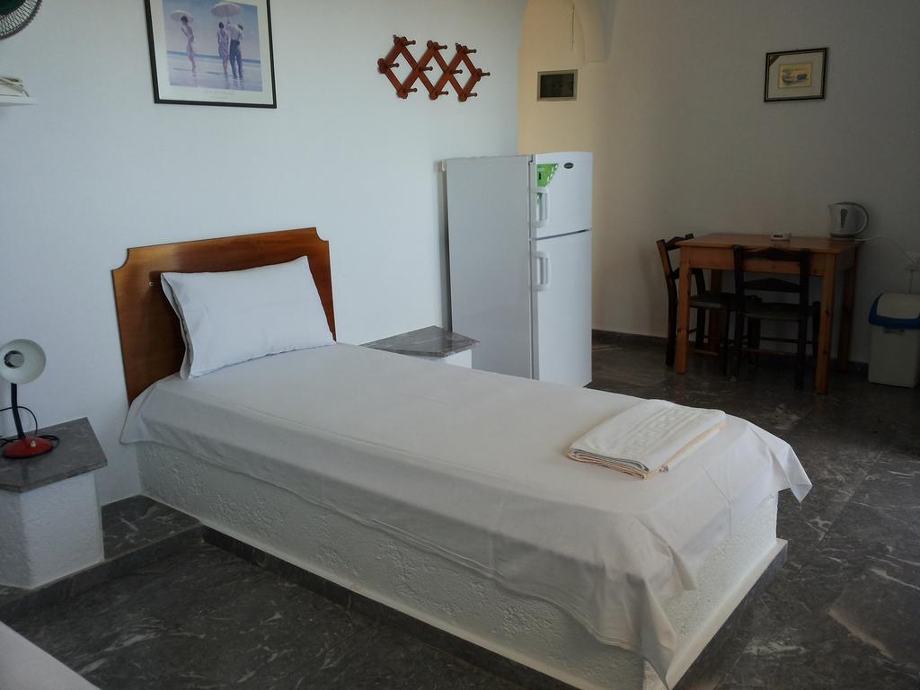 Zeus Apartment *