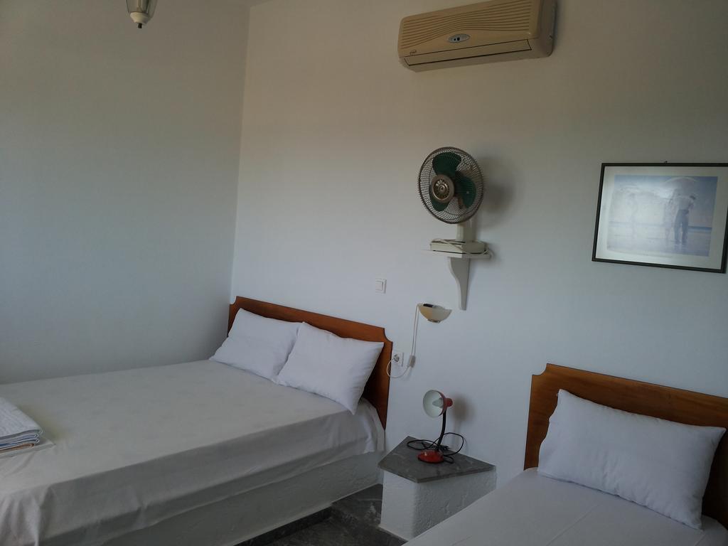 Zeus Apartment
